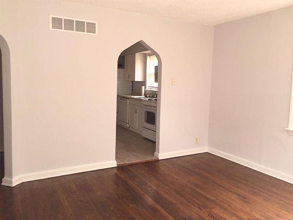 2nd image of 3639 Dixie Dr