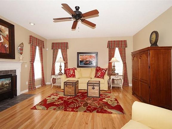 5th image of 253 Village Park Dr