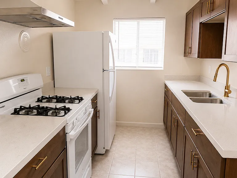 1448 Modoc Ave — Photo 7