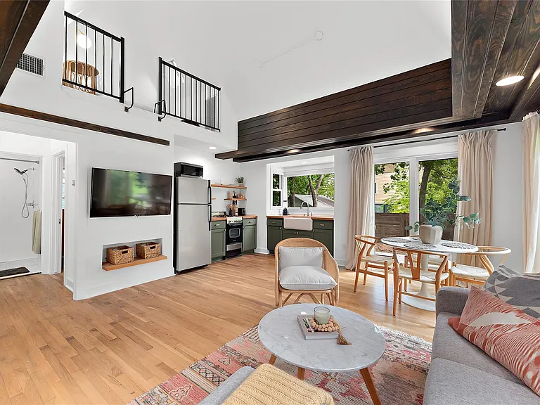 1503 Drake Ave #B — Photo 1