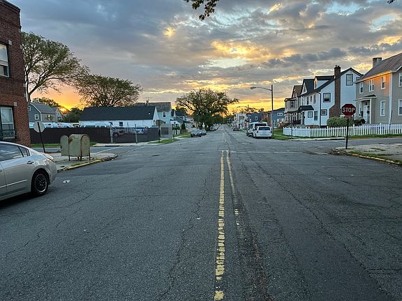 5th image of 309-311 Rhode Island Ave