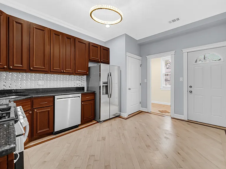 2951 N Allen Ave #1 — Photo 12