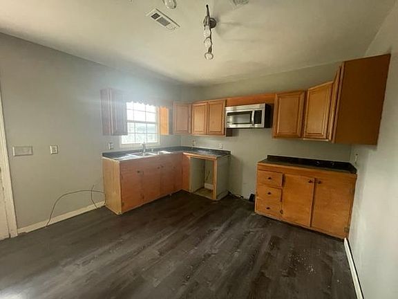 3rd image of 310 John Allen St