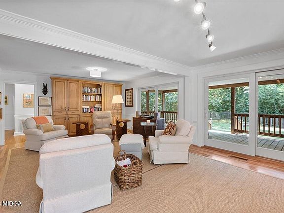 5th image of 380 Vista Cir