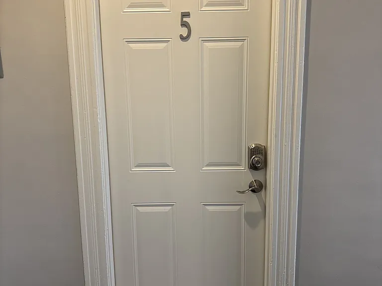 213 Main St N #5 — Photo 1