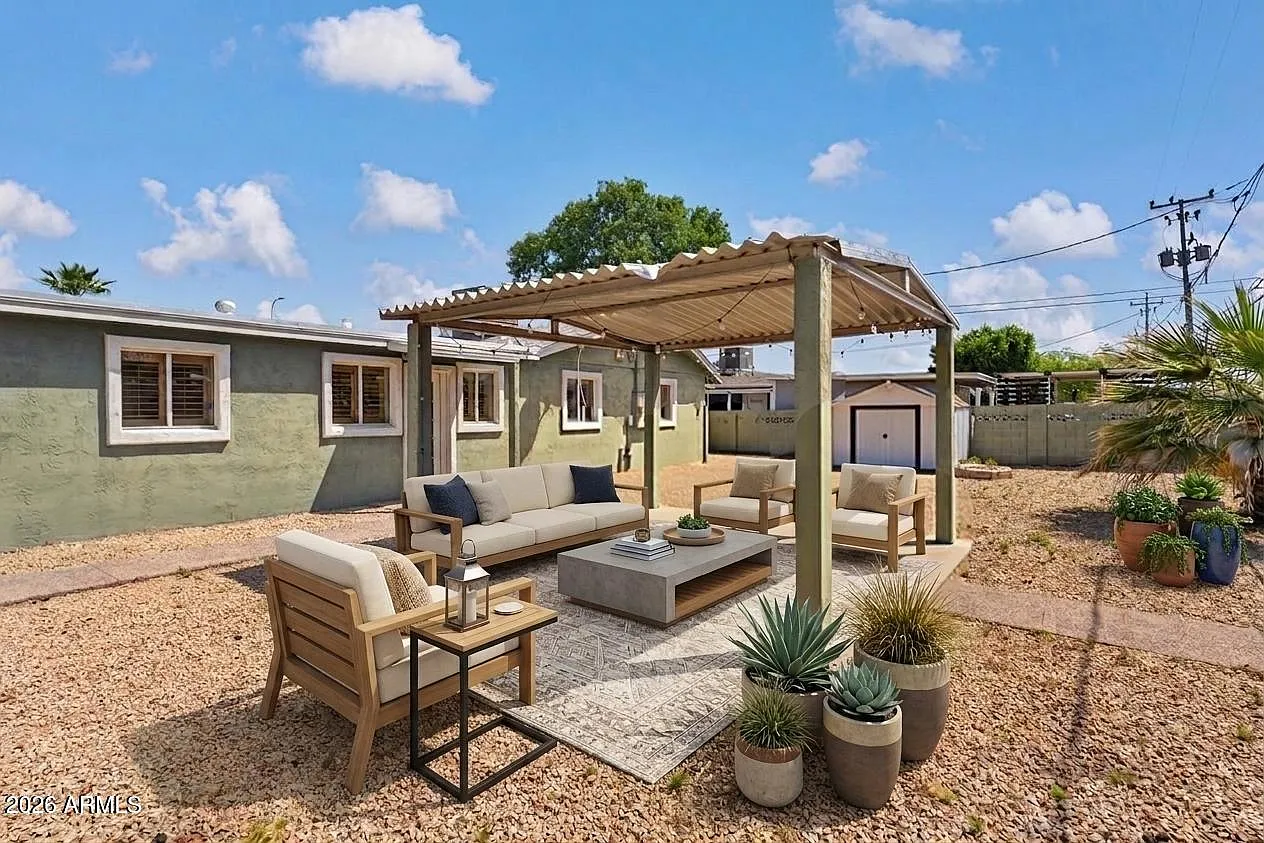 4 bed, 3.0 bath, 1590 sqft, $2,500 — Photo 1