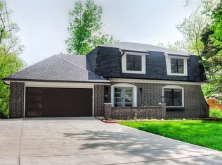 1915 69th St, Windsor Heights, IA 50324