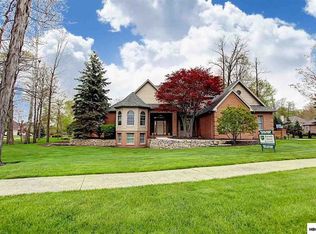 2700 N Winter Woods Dr, Findlay, OH 45840