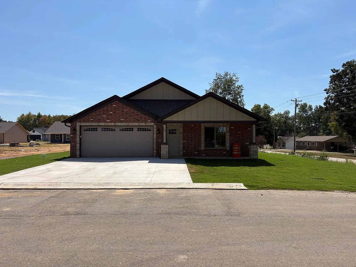 New - 100 Blue Star lane home for lease — Photo 1
