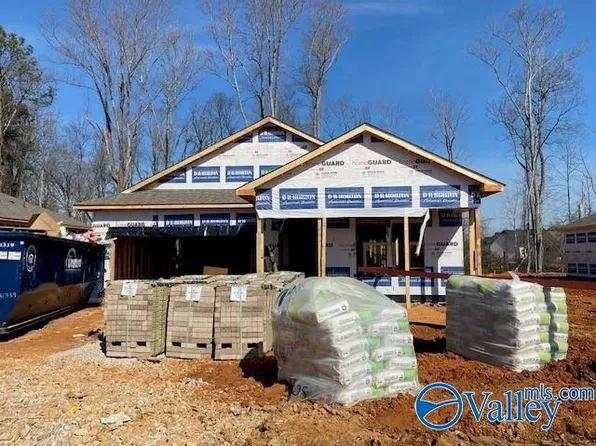 14321 Lannister Ln, Athens, AL 35613