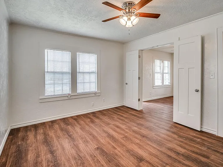 4th bedroom or 2nd living