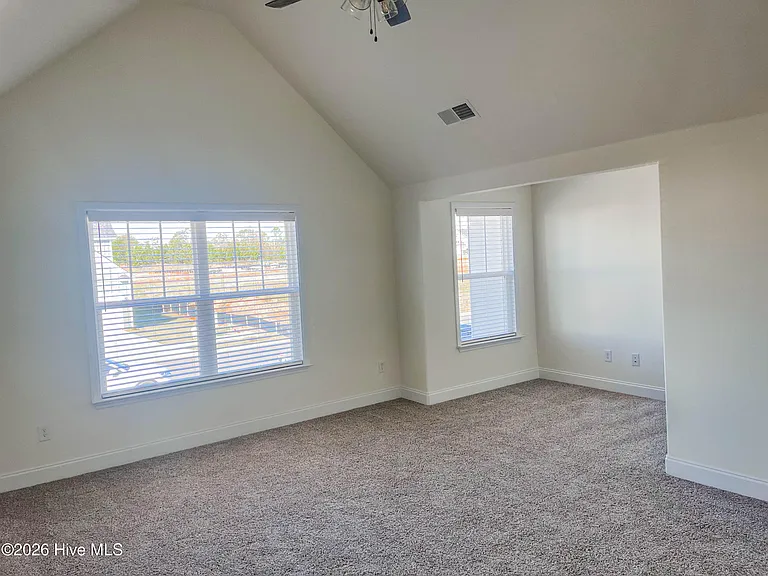 2426 Laurens St — Photo 12