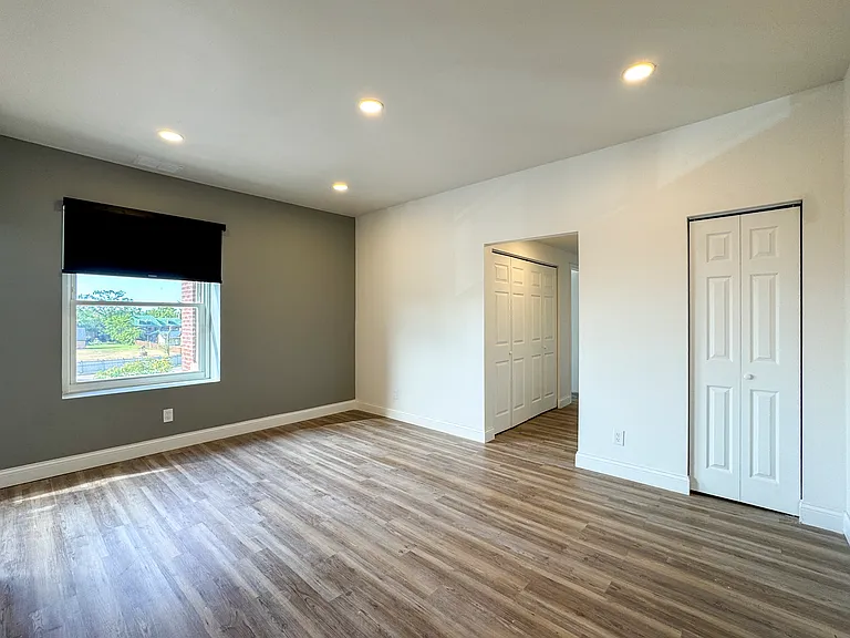 5621 Pershing Ave — Photo 8