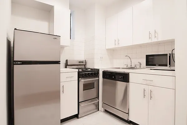 Rented by WAM Partners - William Moses Co. | media 44