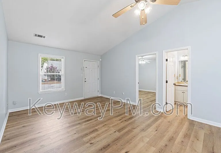 1512 Abby Way — Photo 7