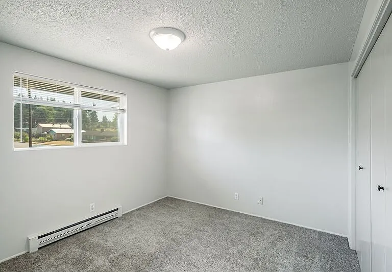 703 Broadway St #4 — Photo 13
