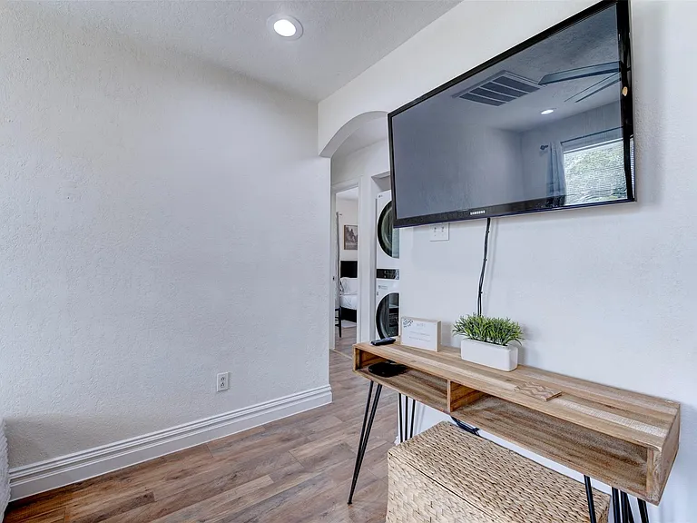 1121 Panama St — Photo 27