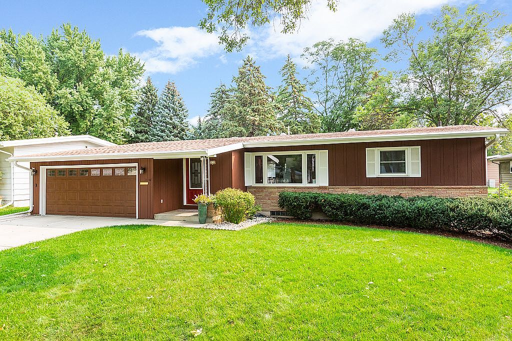 3112 S Lyndale Ave, Sioux Falls, SD 57105 Zillow