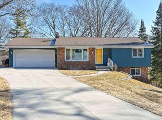 1020 Lois Ave, Brookfield, WI 53045