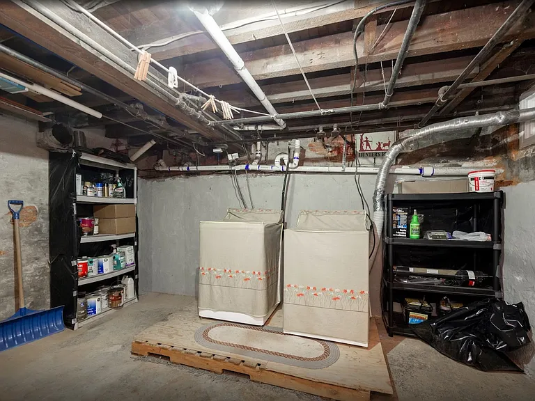 Huge Basement with Washer/Dryer