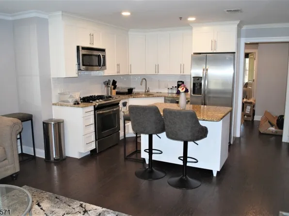200 Laird Avenue  101 image 3 of 12