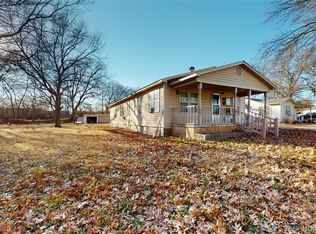 809 S 2nd St, Davis, OK 73030