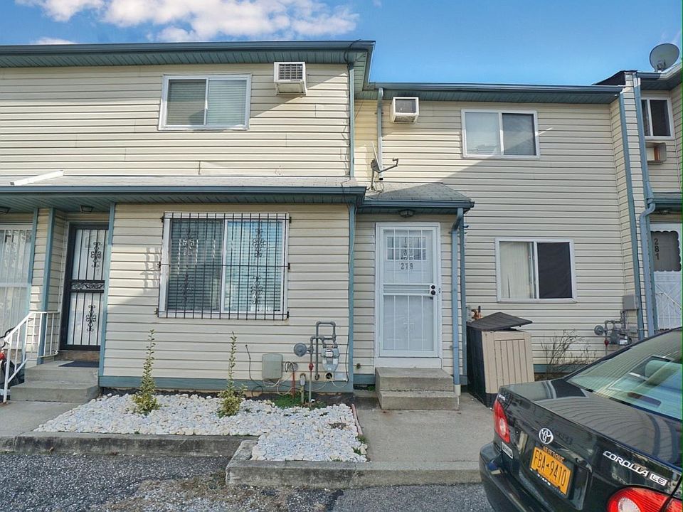 1st image of 279 Mosel Ave