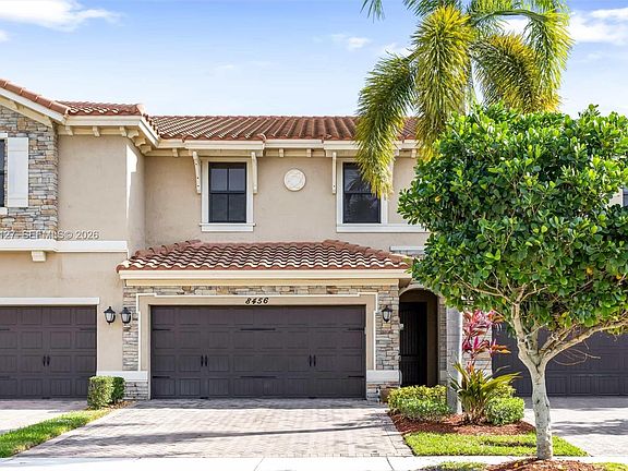 5th image of 8456 Lake Majesty Ln #8456
