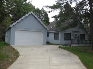 208 Jack Pine Dr, Roscommon, MI 48653