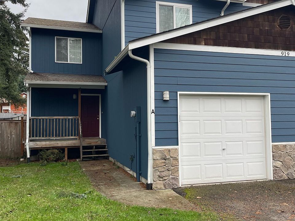 1st image of 919 College Ln NE