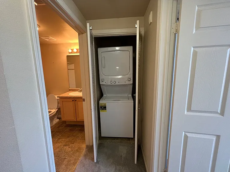 2400 5th Ave #401 — Photo 9