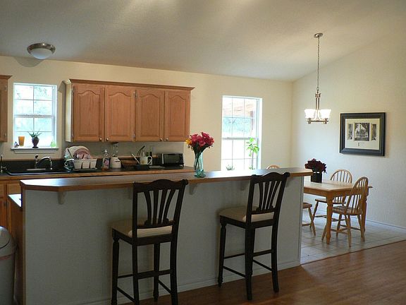 5th image of 230 Woodland Trl