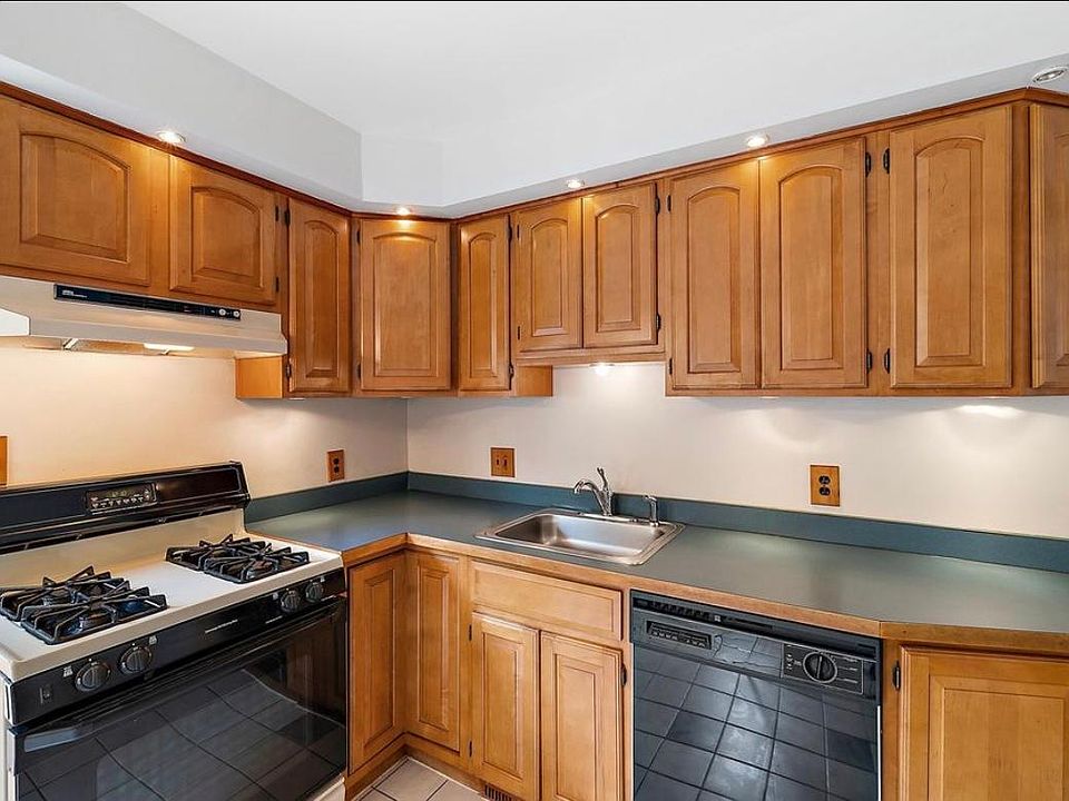 2933 N Alexander Ave, photo 9