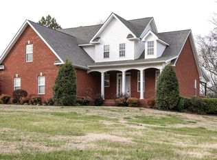 2304 Les Robinson Rd, Columbia, TN 38401