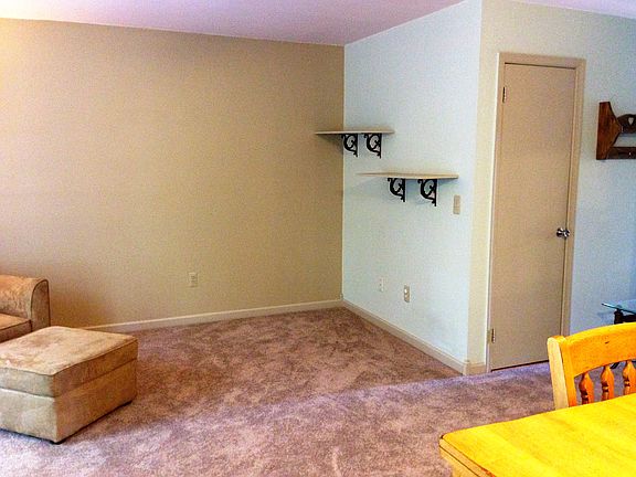 4th image of 302 Santa Anita Ln
