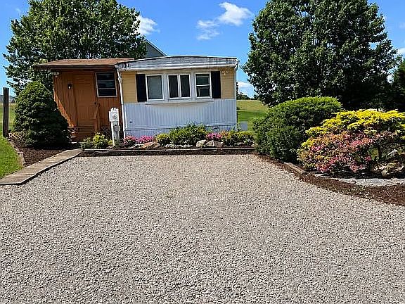 4th image of 120 Angeloff Ln