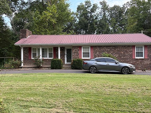3rd image of 529 Indian Trail Rd