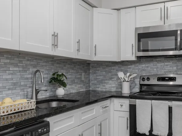 Oak Knoll Apartments