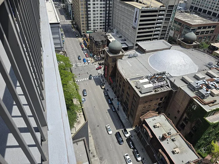 10 E Ontario St #2104 — Photo 21