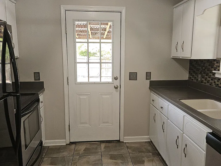 1269 Windrow Dr — Photo 2