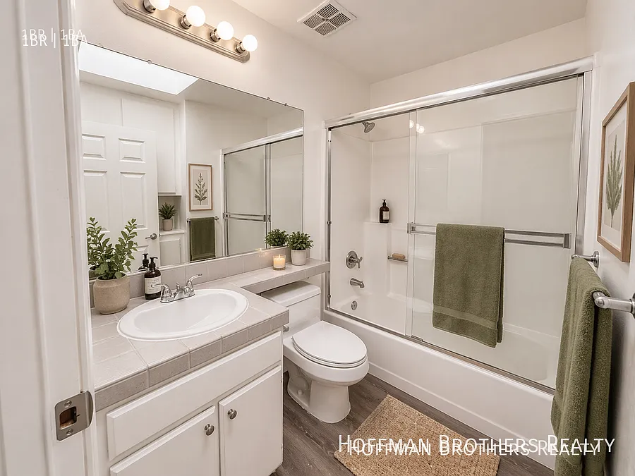 1 bed, $2,475 — Photo 3