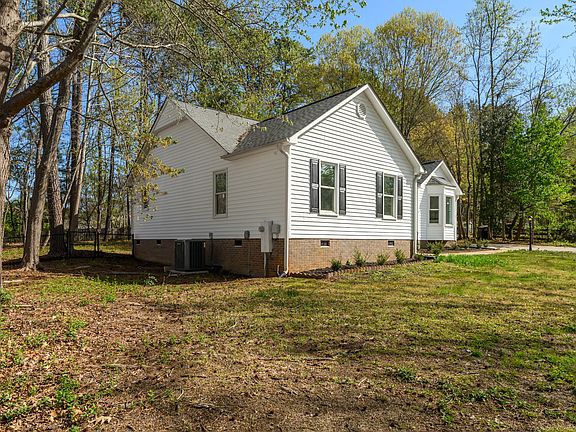 3rd image of 184 Rynal Dr