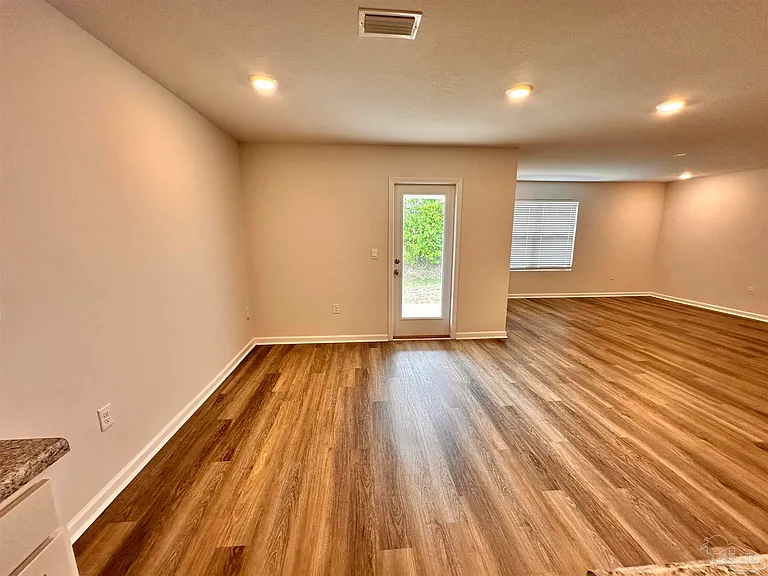 6081 Secretariat Way — Photo 5