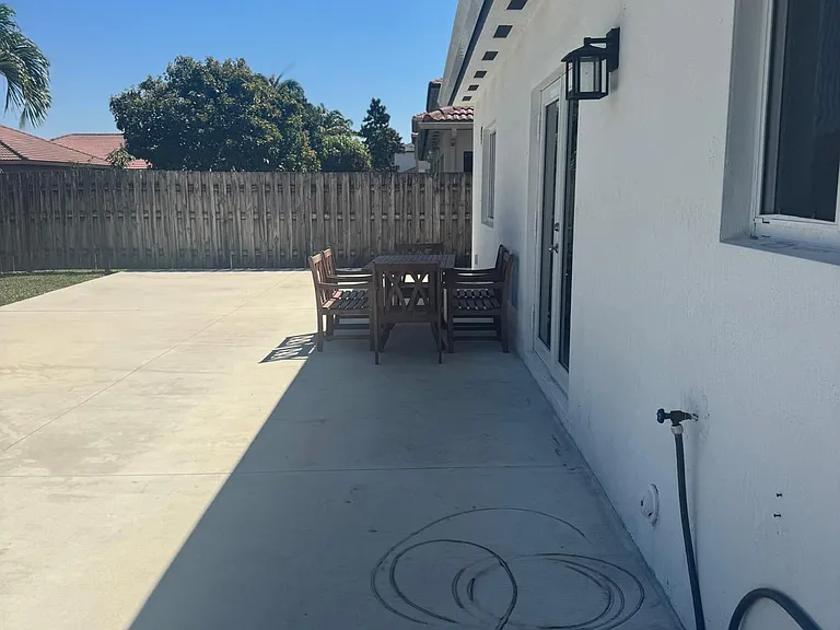 184 Eureka Dr — Photo 22