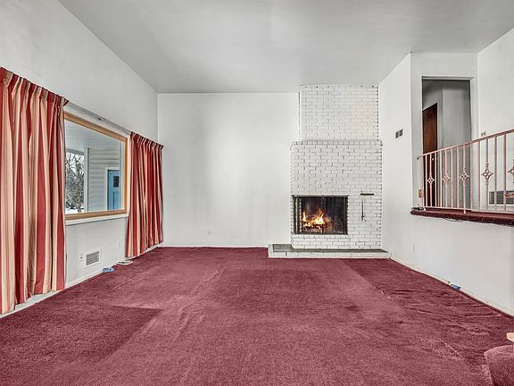 18 Coopers Pond Road