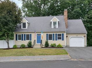 15 Acorn St, Bellingham, MA 02019