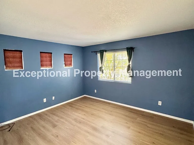14855 Hedgerow Ct — Photo 18