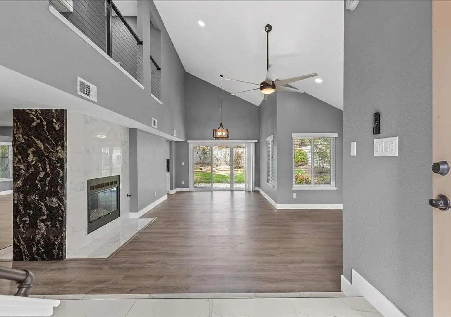 Contemporary 4bd Home with Expansive Spaces and Designer Details — Photo 3