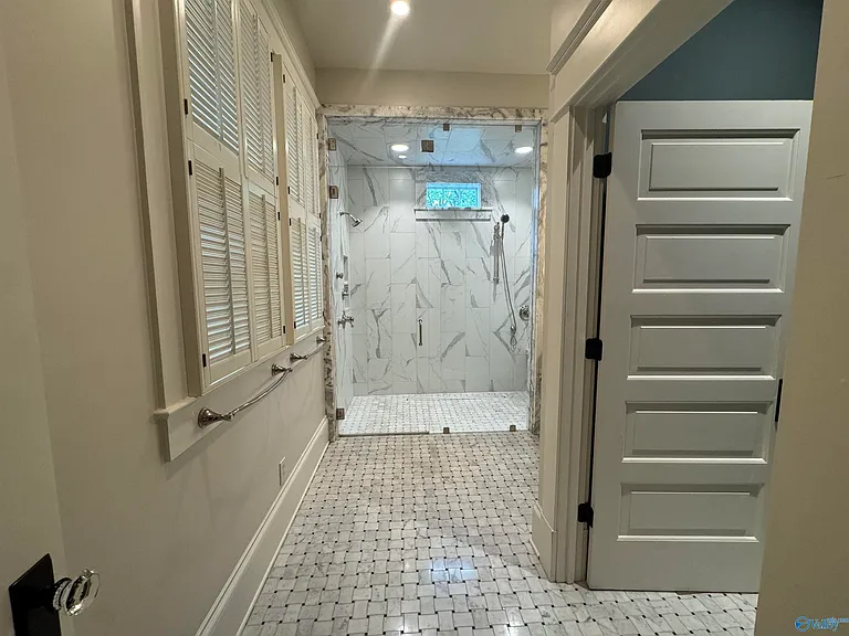 715 Clinton Ave E — Photo 15