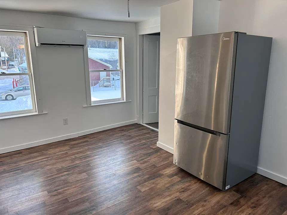 Large eat-in kitchen.